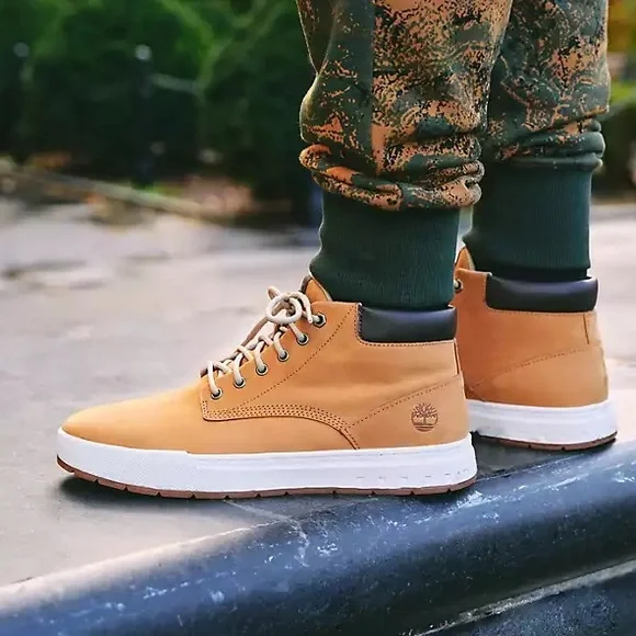 New Timberland Men's Maple Grove Leather Chukka Boots - Picture 1 of 8